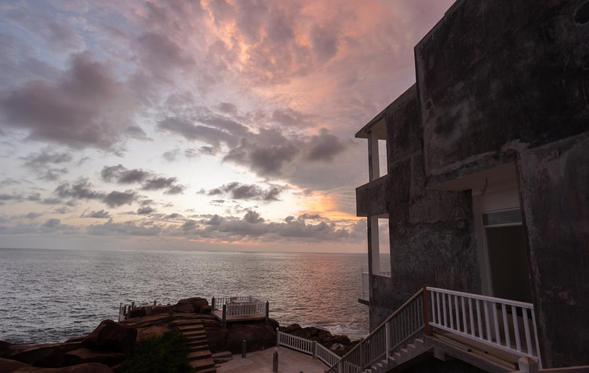 Hotel Zeilan Sunset Point أونا واتونا المظهر الخارجي الصورة