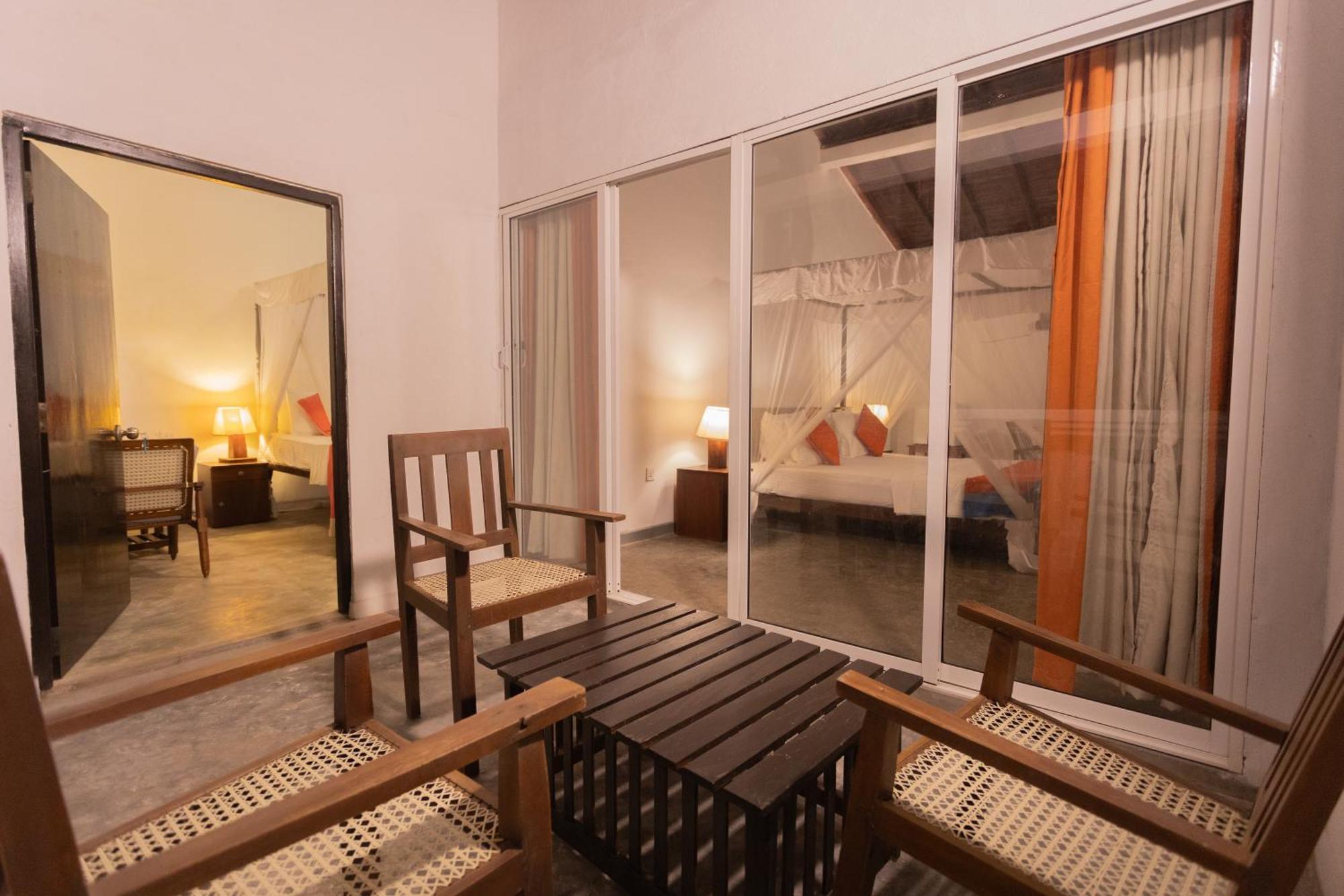Hotel Zeilan Sunset Point أونا واتونا المظهر الخارجي الصورة