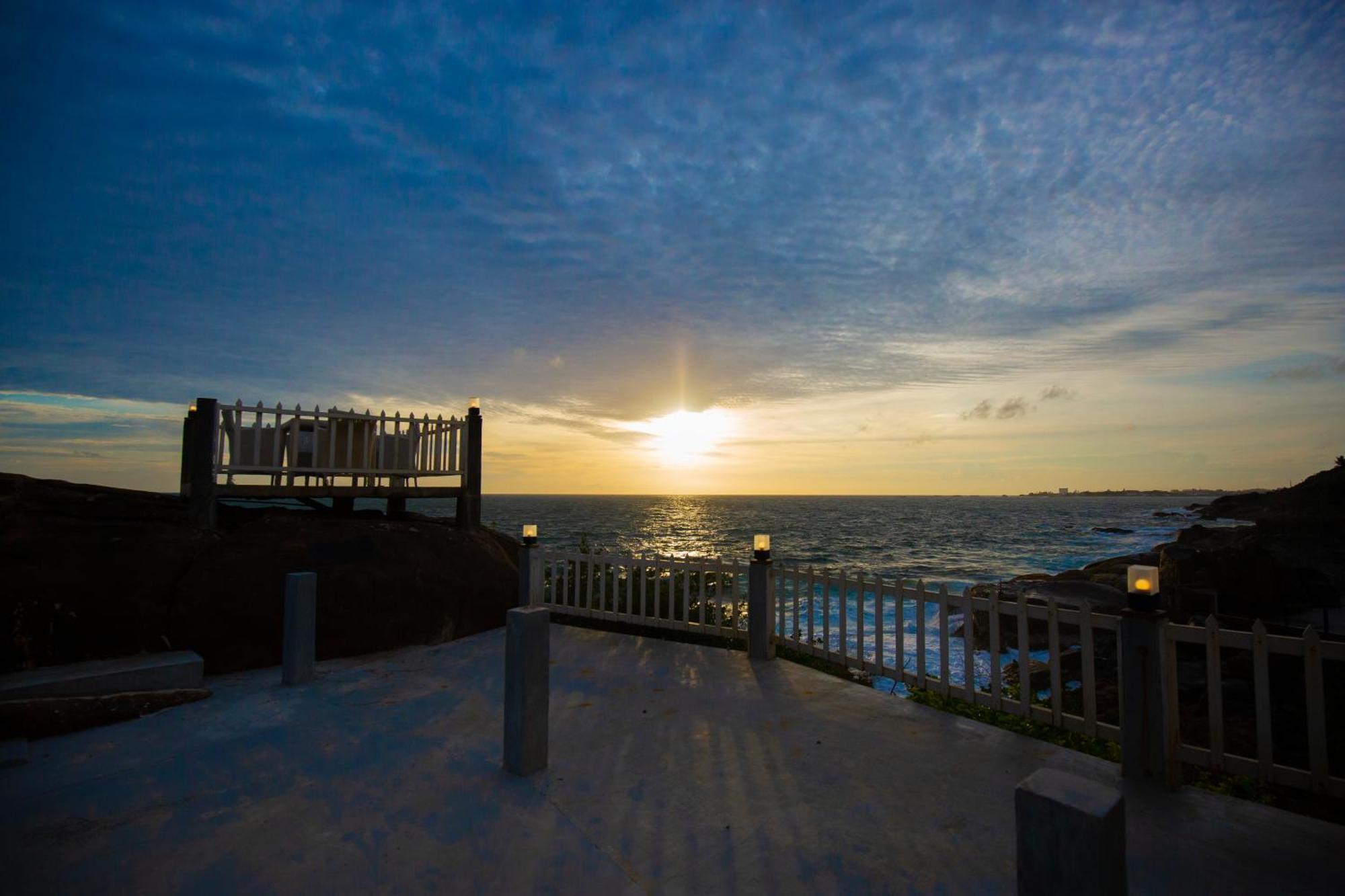 Hotel Zeilan Sunset Point أونا واتونا المظهر الخارجي الصورة